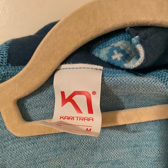 Hooded ski base layer - Picture 2 of 2